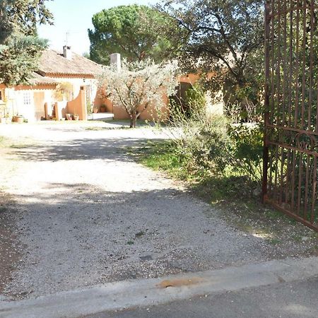 Mas Des Oliviers Bed & Breakfast Saint-Marc-Jaumegarde Exterior foto