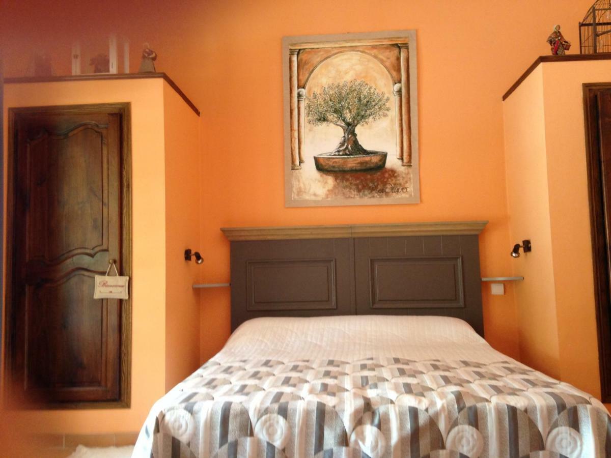 Mas Des Oliviers Bed & Breakfast Saint-Marc-Jaumegarde Exterior foto