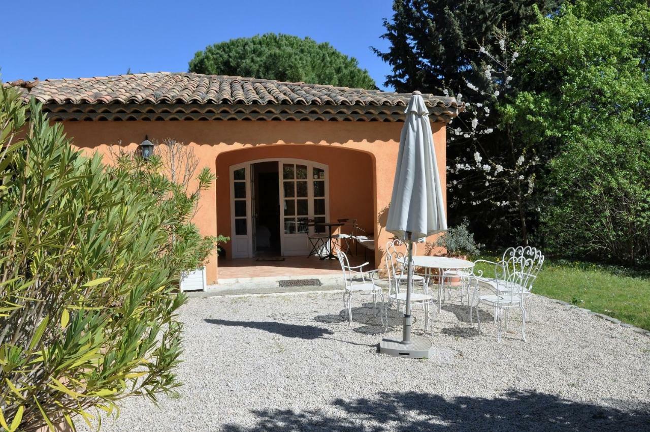 Mas Des Oliviers Bed & Breakfast Saint-Marc-Jaumegarde Exterior foto