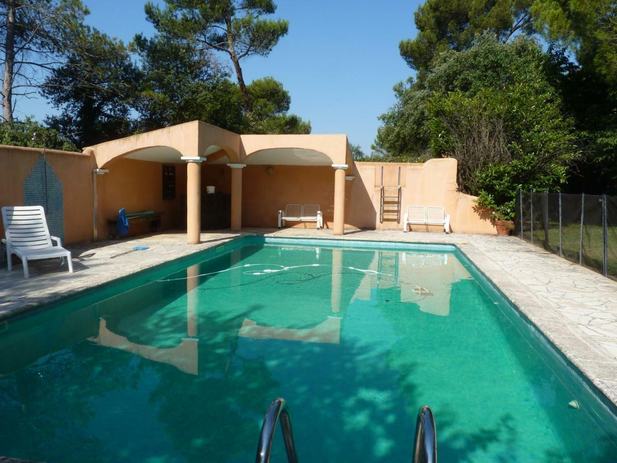 Mas Des Oliviers Bed & Breakfast Saint-Marc-Jaumegarde Exterior foto