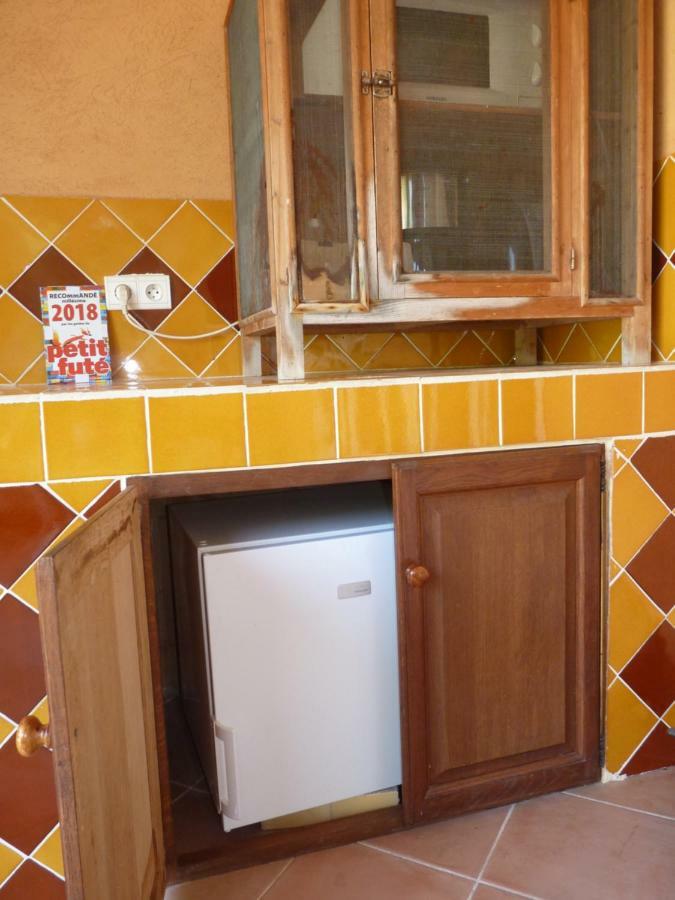 Mas Des Oliviers Bed & Breakfast Saint-Marc-Jaumegarde Exterior foto